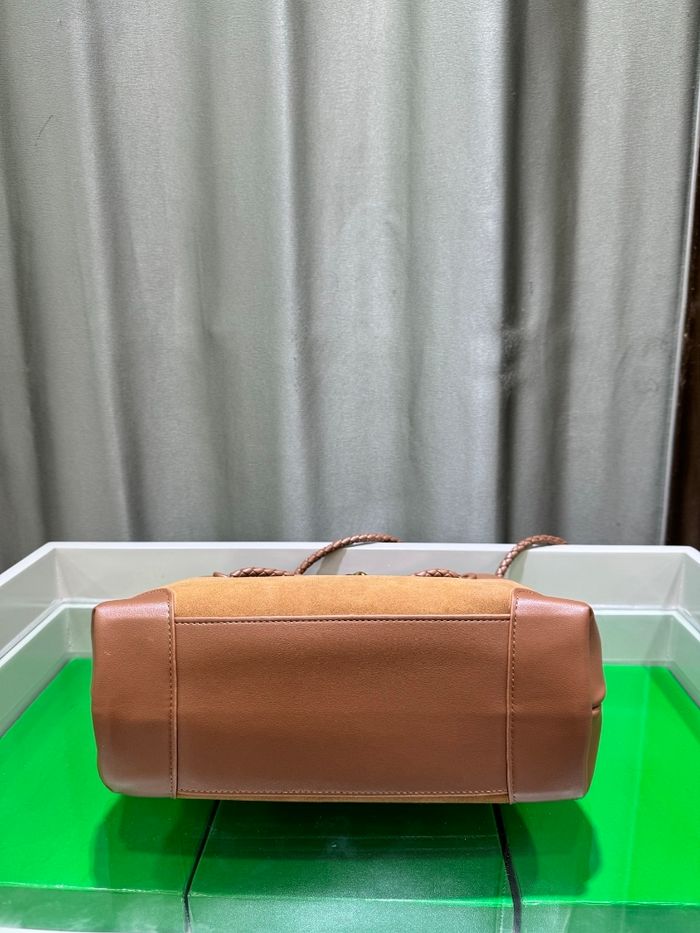 BOTTEGA VENETA Winter24 - photo numéro 4