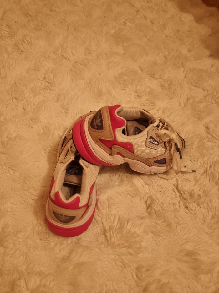 Basket Adidas la taille 37