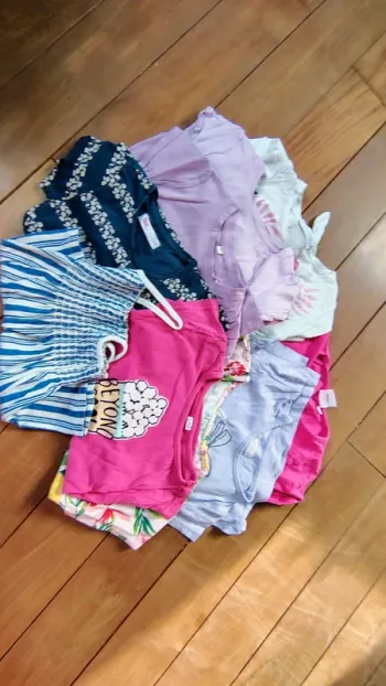 Lot t-shirt fille 4 ans
