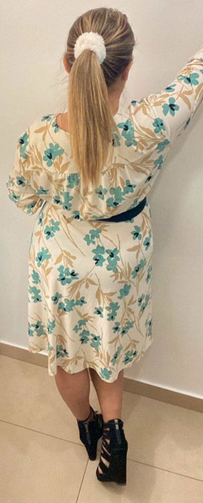 Jolie Robe Croisée Devant Imprimée Fleurs Taille L Et Plus - photo numéro 7