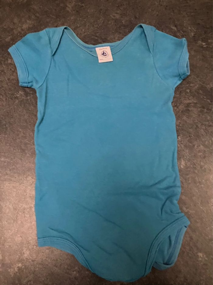 Lot de 4 bodies manches courtes 9 et 12mois - photo numéro 8