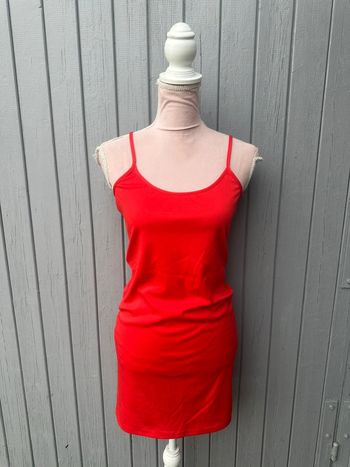 Robe rouge fines bretelles basic moulante