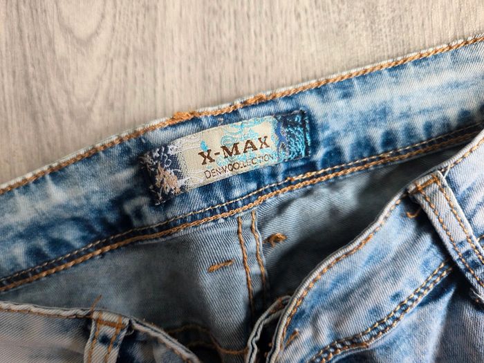 Pantacourt jean x-max taille L/40 - effet usé et strass - photo numéro 4
