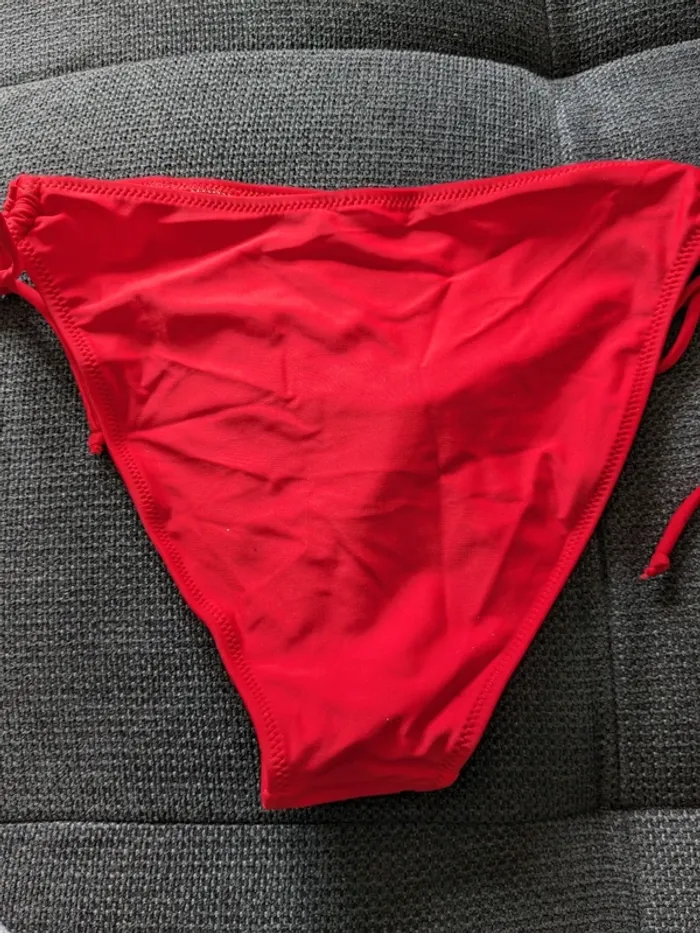 Bain de maillot de bain rouge neuf - photo numéro 7