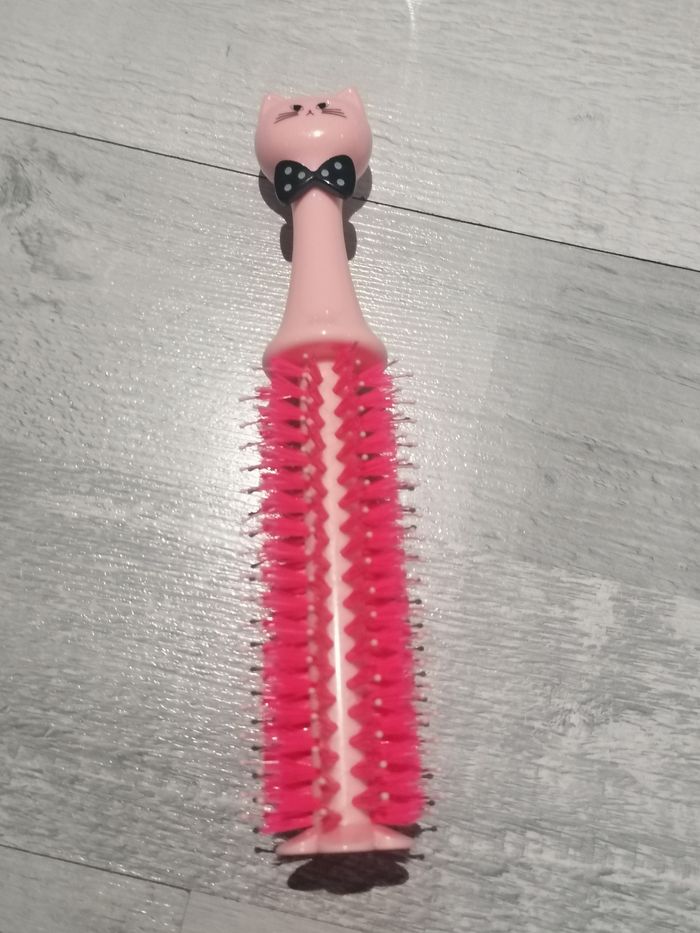 Brosse cheveux chat 👱🏼♀️