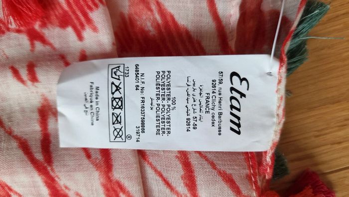 Foulard neuf - photo numéro 2