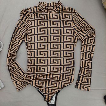 Body beige et noir