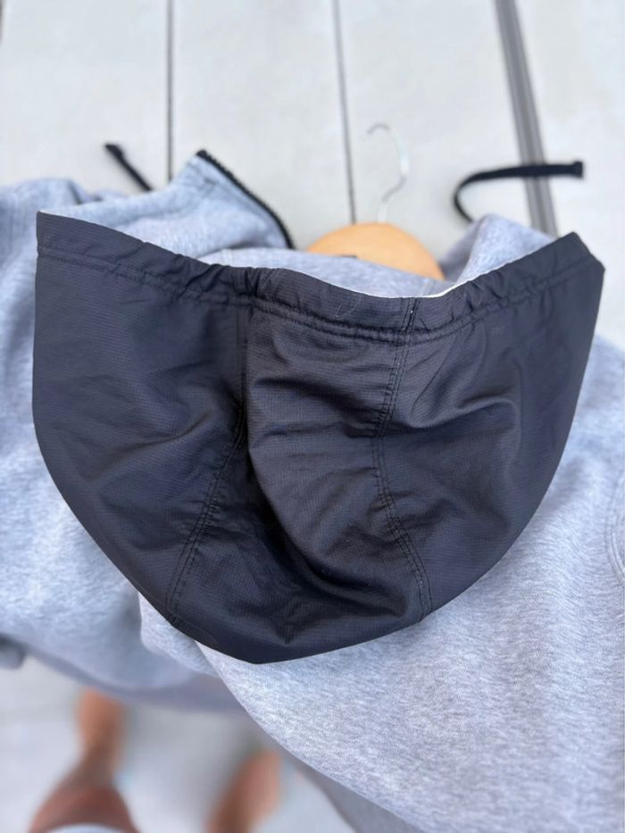 Veste Nike - grise/noir à capuches - taille L - mi saison - en très bon état - photo numéro 10