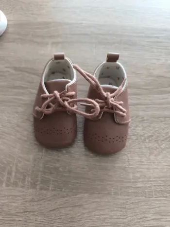 Chaussures chaussons bébé 3-6 mois
