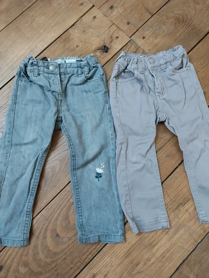 Lot 2 jeans fille 2 ans