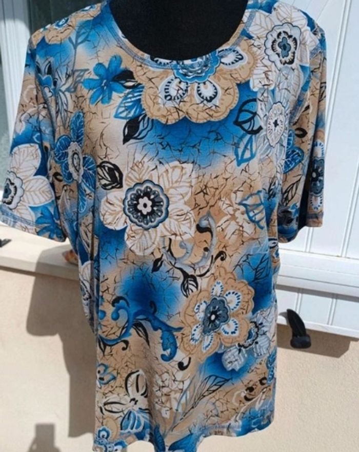 Tee-shirt fleuri