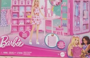 Armoire dressing magnifique et sa poupée BARBIE revient à 30 euros avec code promo de 25%