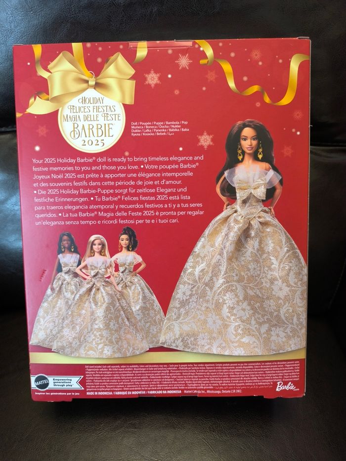 Barbie joyeux noël 2025 neuf jamais ouvert - photo numéro 3