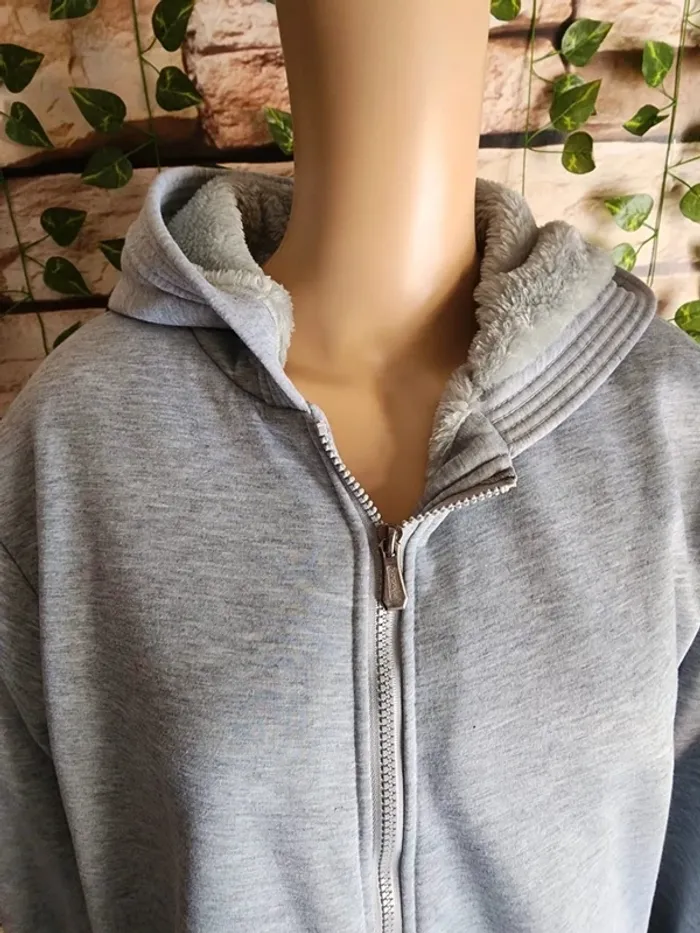 🌸Veste polaire fourrée Grise Taille 42 🌸 - photo numéro 3
