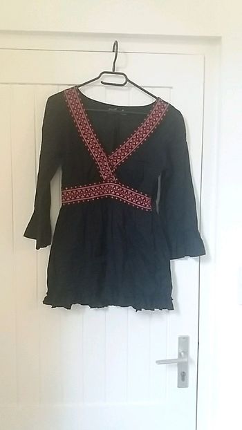 Blouse noir et motif