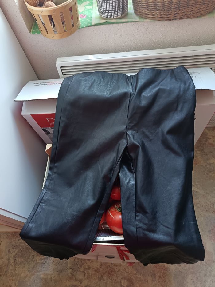 Vends pantalon cuir - photo numéro 4
