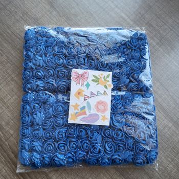 Lot de 144 rose bleues pour activité créative