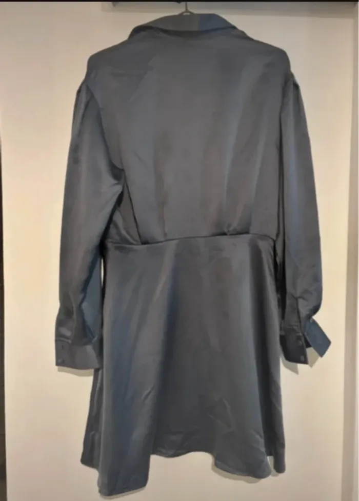 Robe chemise satinée bleu marine Pimkie T38 neuve - photo numéro 7