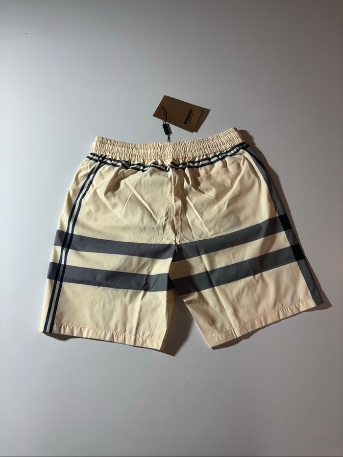 short Burberry - photo numéro 7