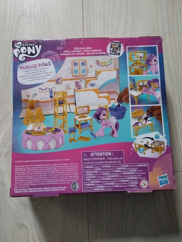 M'y little Pony princesse petals la chambre royale neuf - photo numéro 2