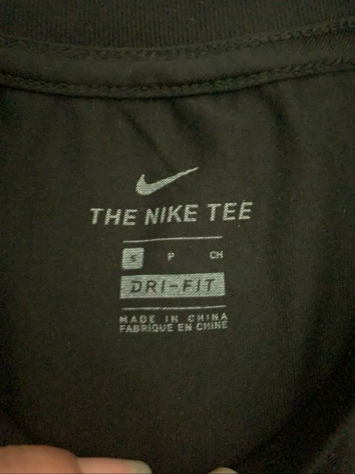 TEE shirt nike fille taille xs/s - photo numéro 5