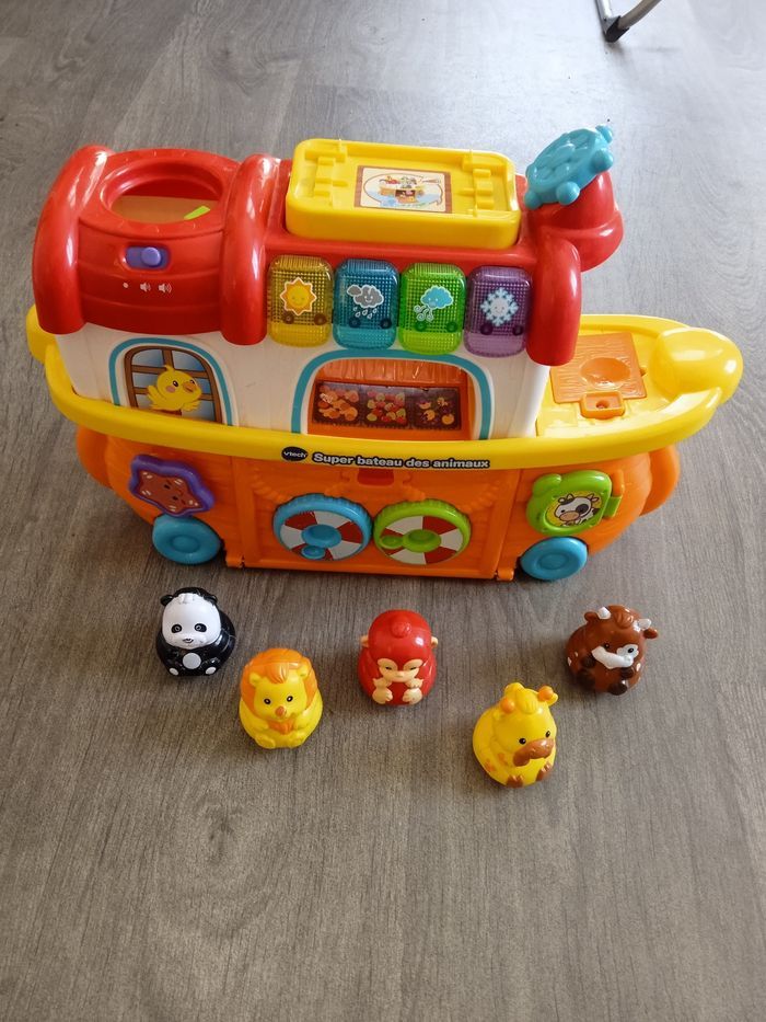 Bateau et ses petits animaux