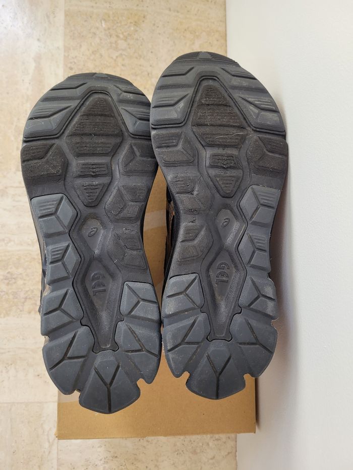 Baskets Asics Noires et dorées - photo numéro 7