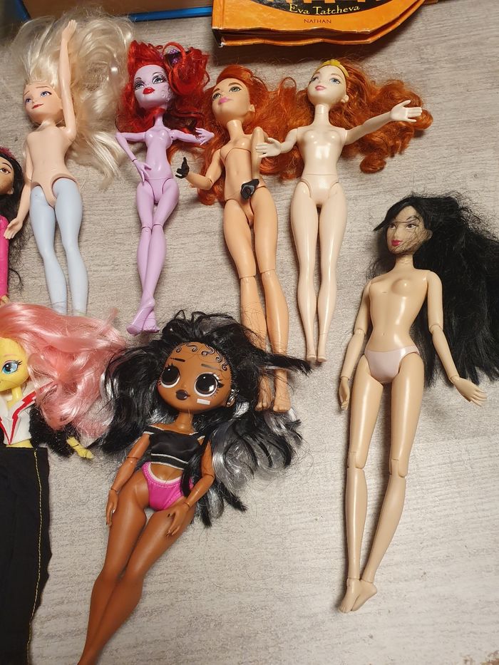 Lot poupées, barbies - photo numéro 6