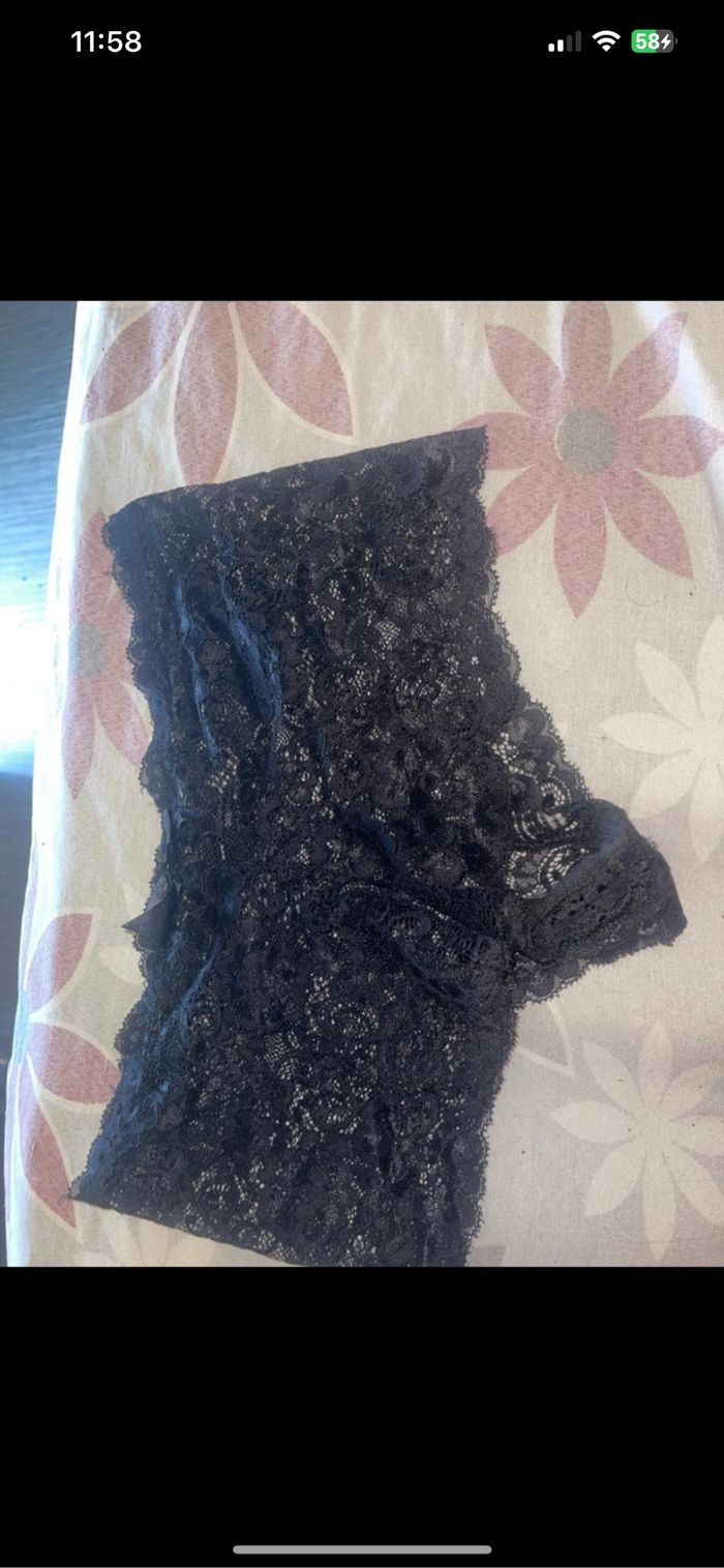 Shorty noir dentelle simple