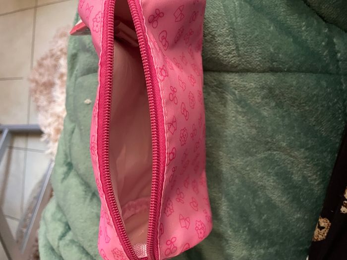 Magnifique trousse Shelly Kitty rose assez grande avec paillettes - photo numéro 3