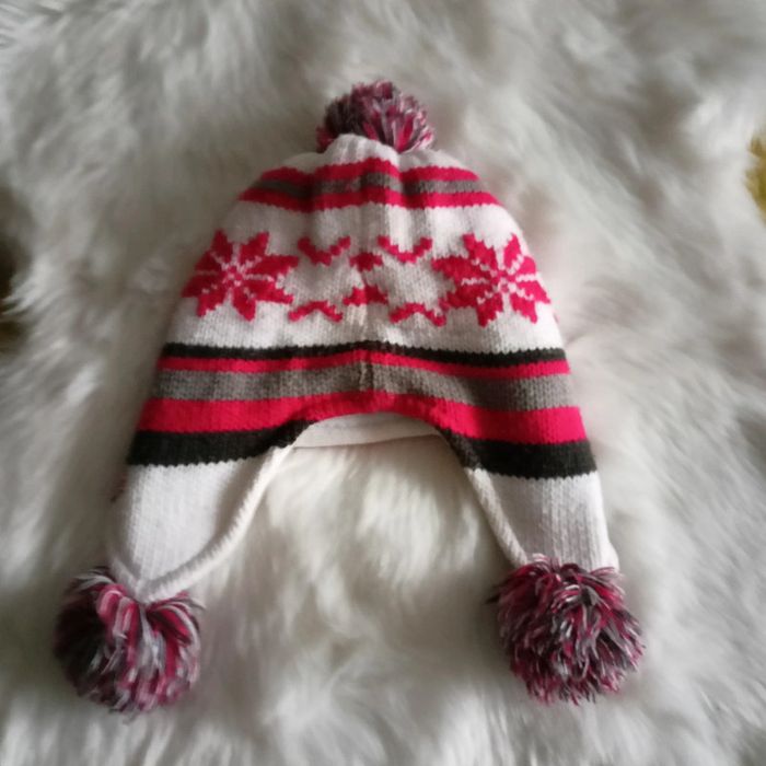 Bonnet chaud a pompons - photo numéro 4