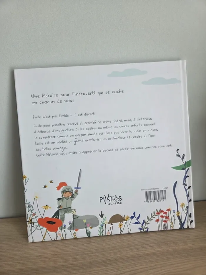 Livre un enfants discret - photo numéro 2