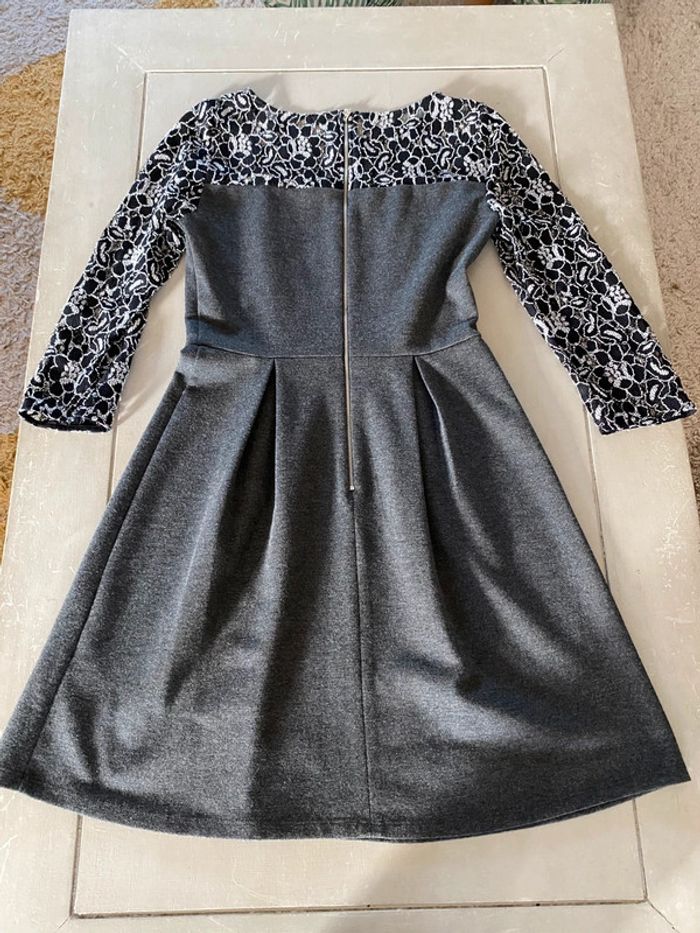 Robe Naf Naf grise avec dentelle noire taille 36 - photo numéro 16