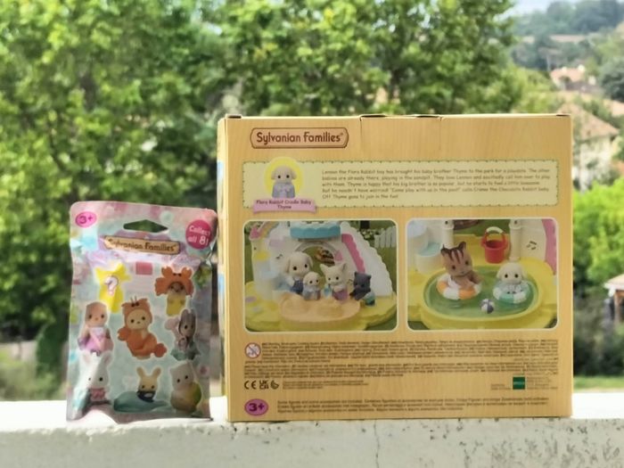 Sylvanian famille le bac à sable et piscine des bébés le sachet surprise pochette surprise et mon cahier d'activités - photo numéro 3