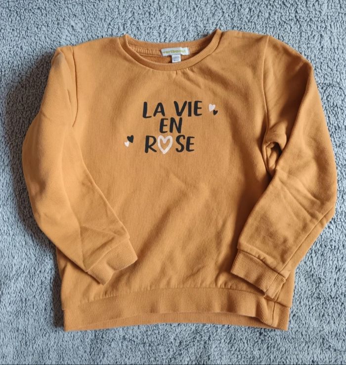 Sweat / Pull à Motifs Coeur " La Vie En Rose " Fille Jaune Moutarde & Noir | 8 Ans - 128 cm 💐🌻 - photo numéro 3
