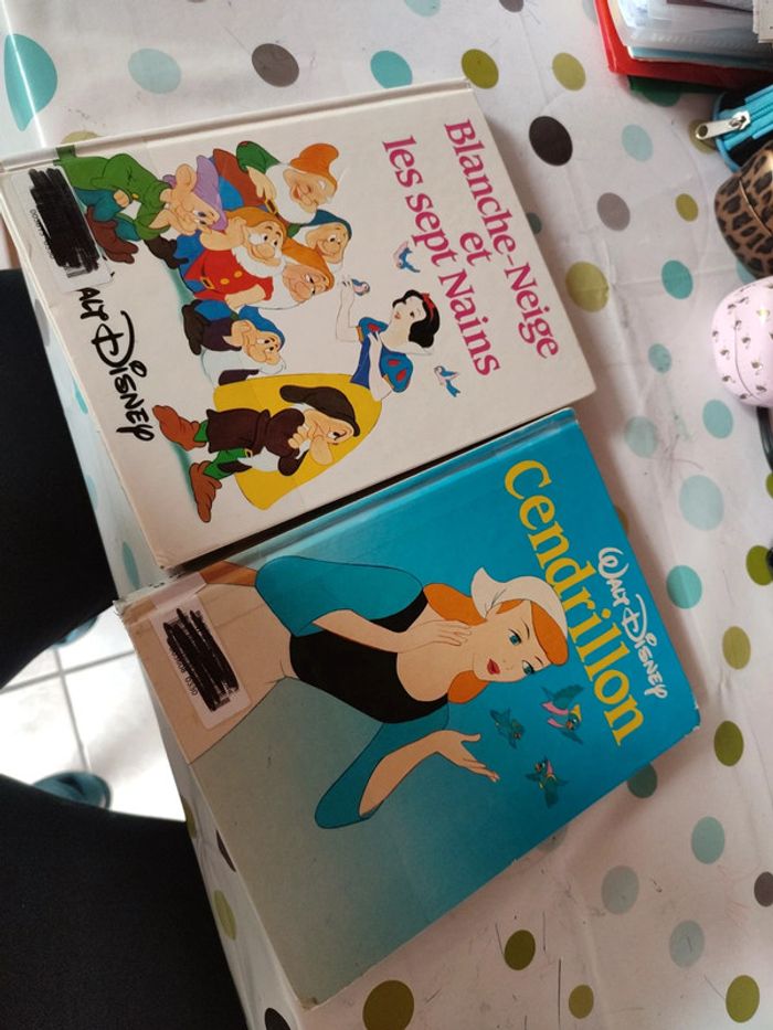 Cendrillon et Blanche-Neige de Walt Disney