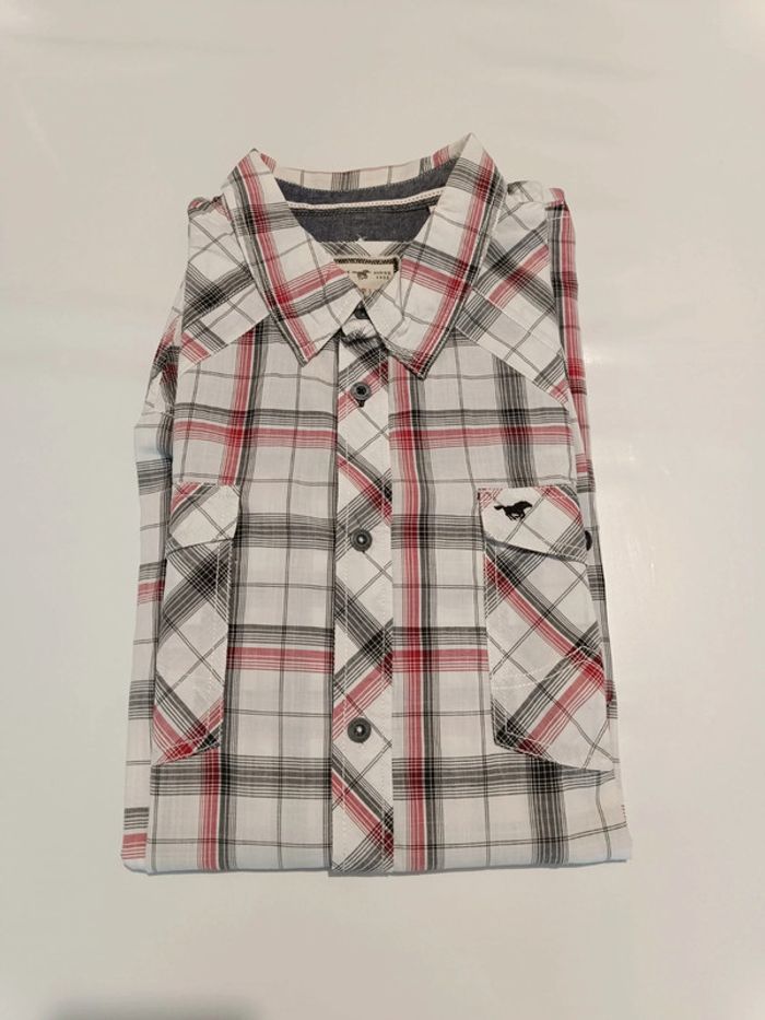 Chemise à carreaux