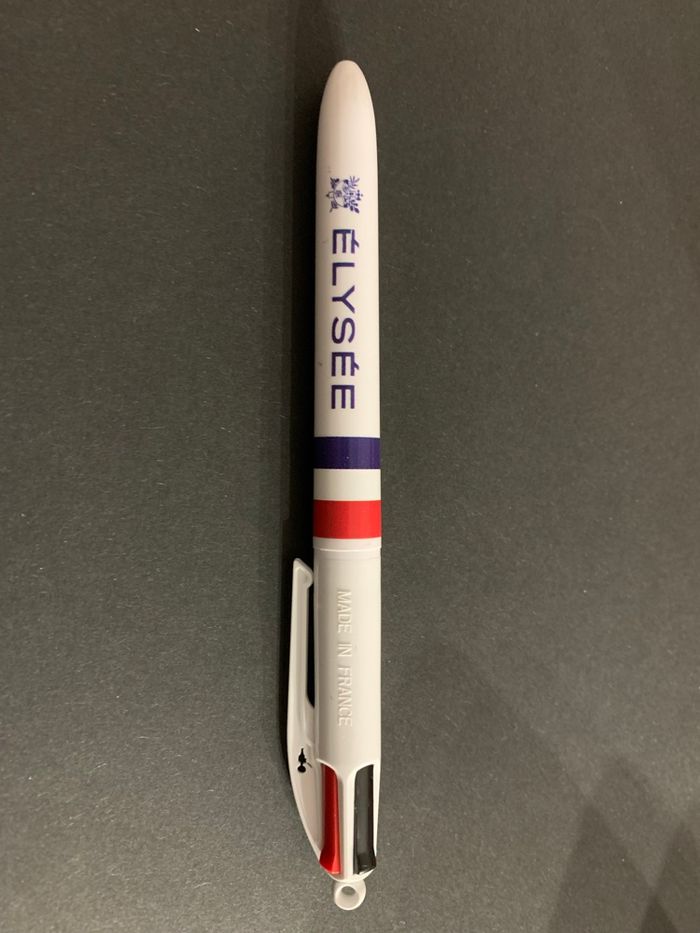 Stylo Bic 4 couleurs Élysée