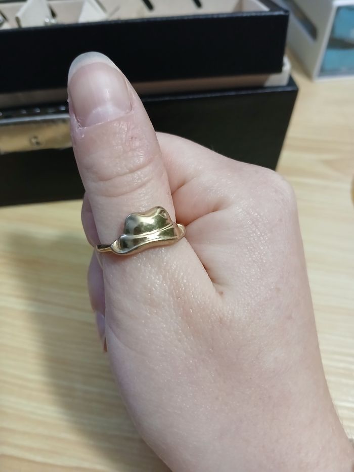 Bague dorée chapeau – grande taille 🎩✨