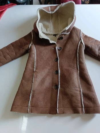 Blouson manteau fourré épais a capuche fille IKKS taille 6 ans