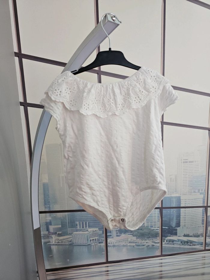 Body zara taille 4/5 ans