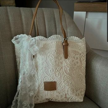 Magnifique sac en dentelle 