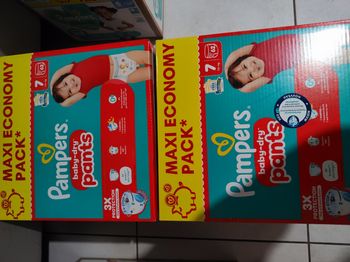 Couches Pampers baby dry taille 7 pants