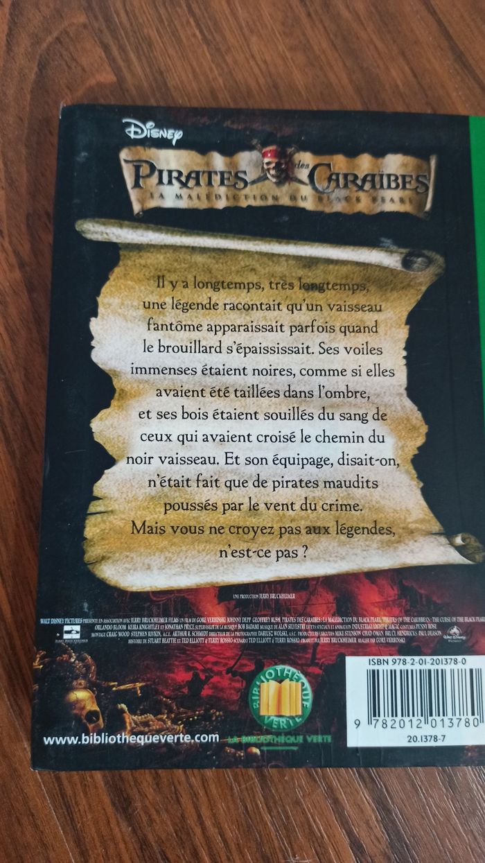 Livres pirates des Caraïbes et star Wars - photo numéro 2