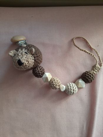 Attache tétine hérisson,