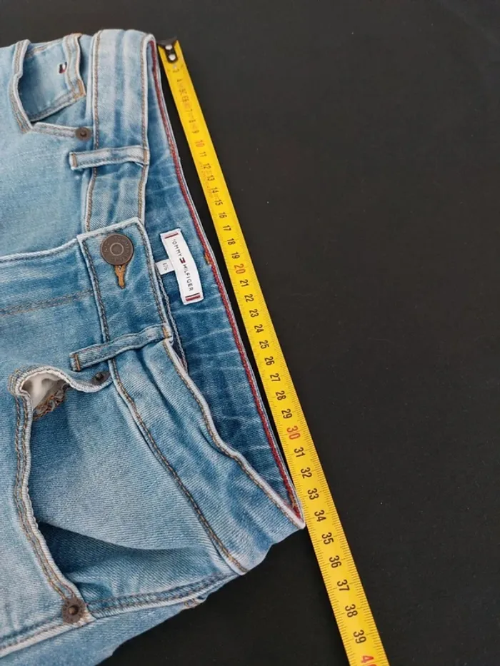 Short Tommy Hilfiger en jean Brodé - photo numéro 7