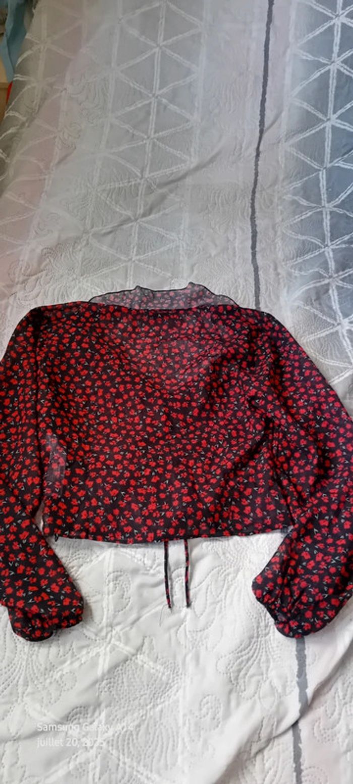 Blouse en voile col en V imprimé fleurs noir et rouge femme M bershka - photo numéro 16