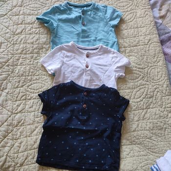 Lot 3 t-shirts col tunisien Kiabi 12 mois