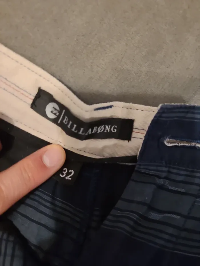 Short billabong taille 32 - photo numéro 2