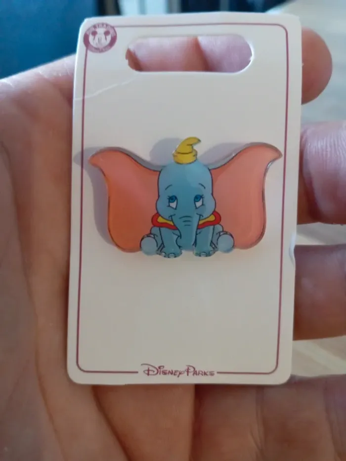 Pin's pvc Dumbo - photo numéro 3